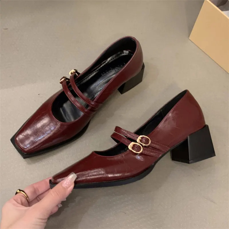 Red Patent Leather Mary Janes Shoes 2024 Women Fashion Elegant Square Toe Pumps Buckle Strap Solid Ladies Single Shoes black 241118