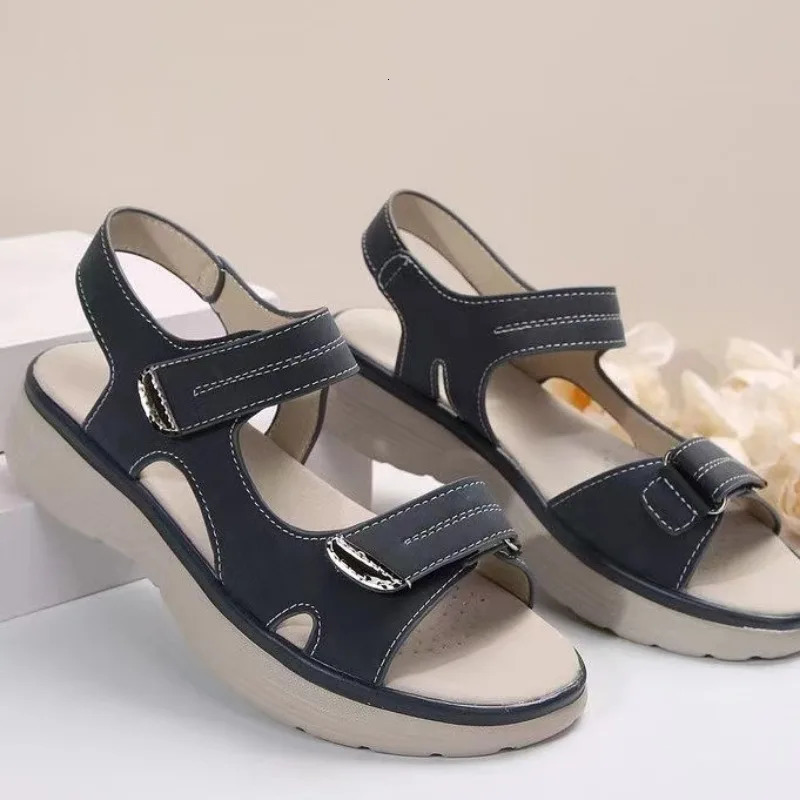 Summer 2024 Leather Sandals Sports Style Wedge Lightweight Large Size Slippers for Women 241118