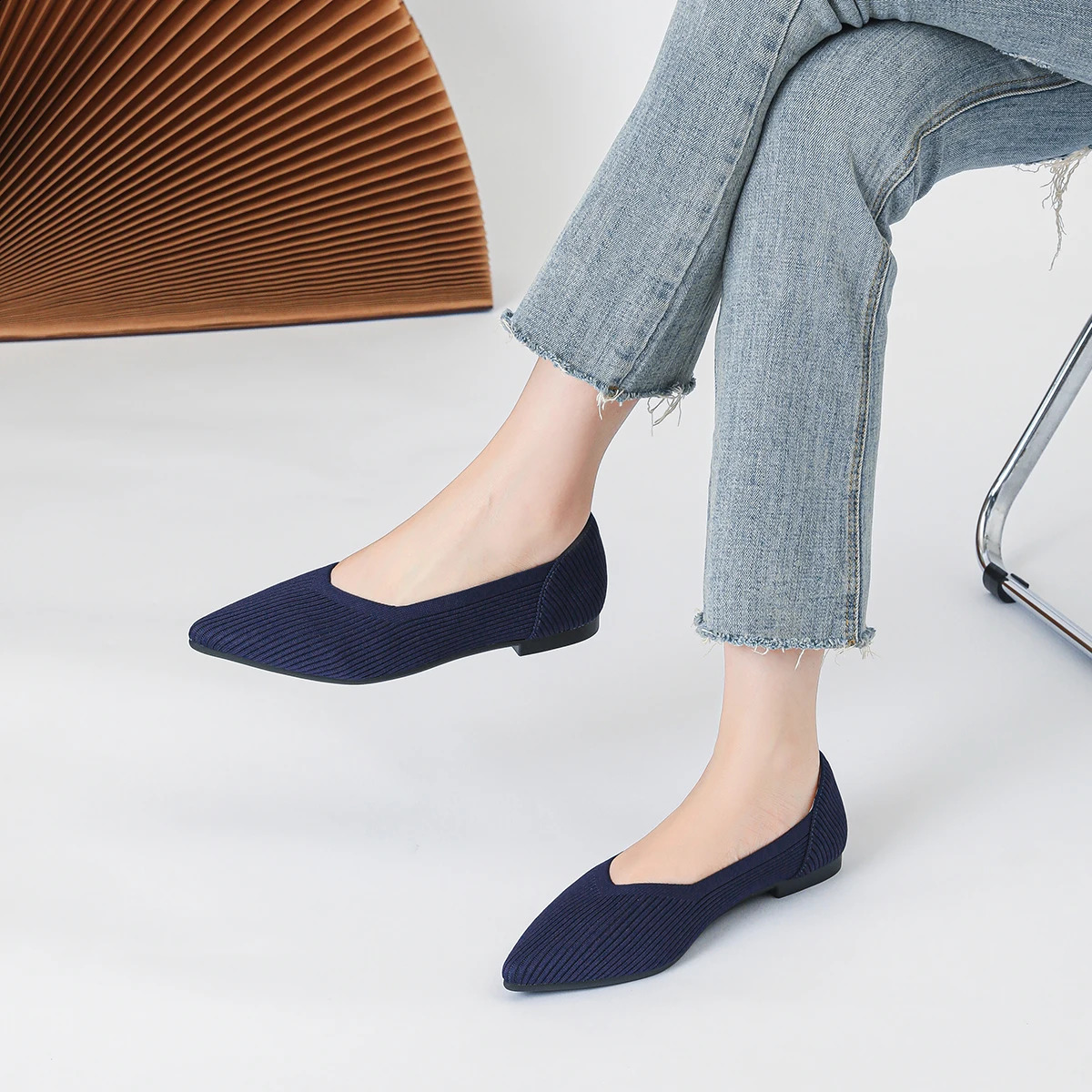 Womens flat shoes with pointed soft knitted sole breathable and comfortable shoes Spring and Autumn model 250305
