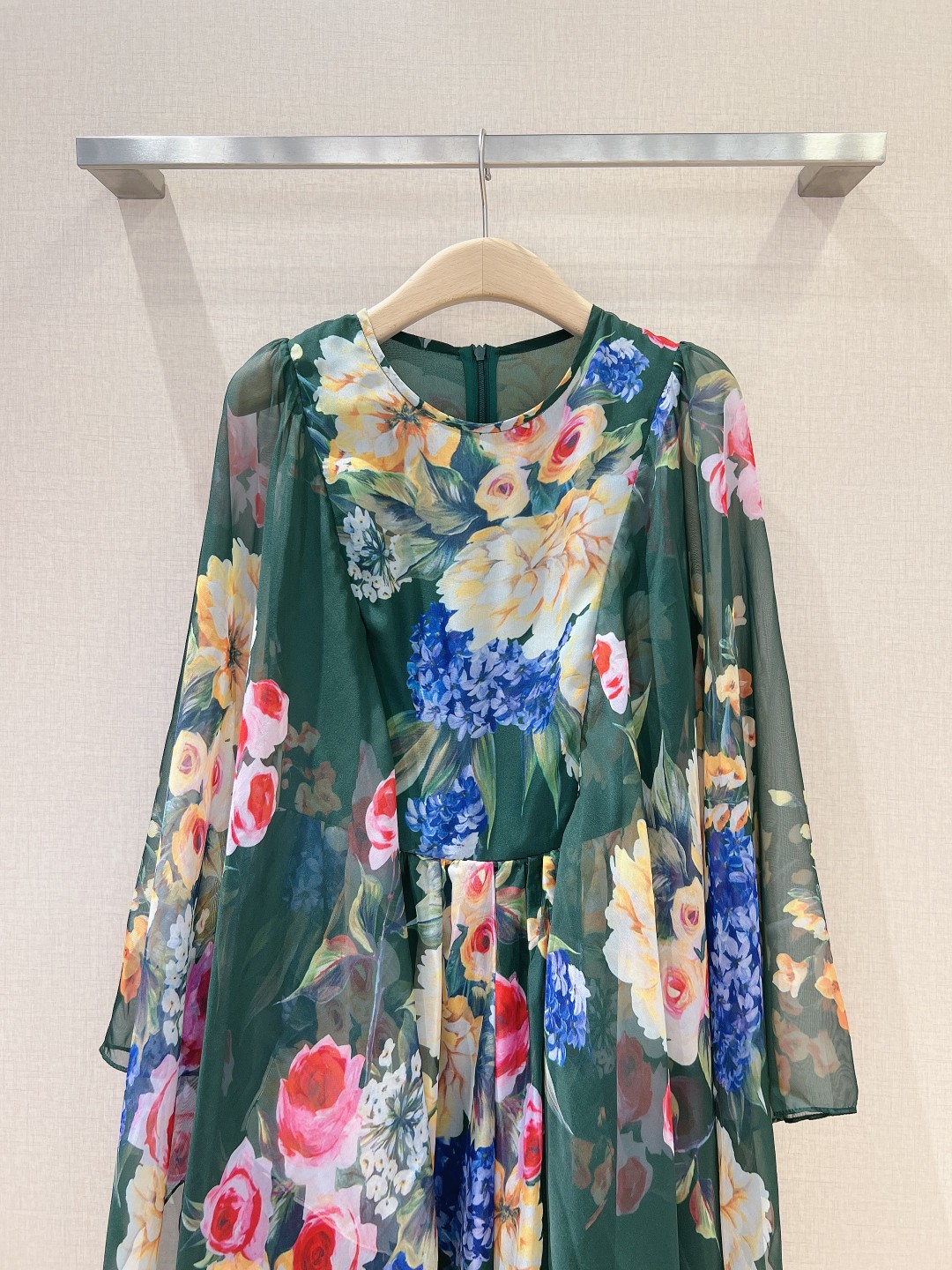 Green Floral Print Long Sleeve Maxi Dress for Women - Flowy & Comfortable C260312