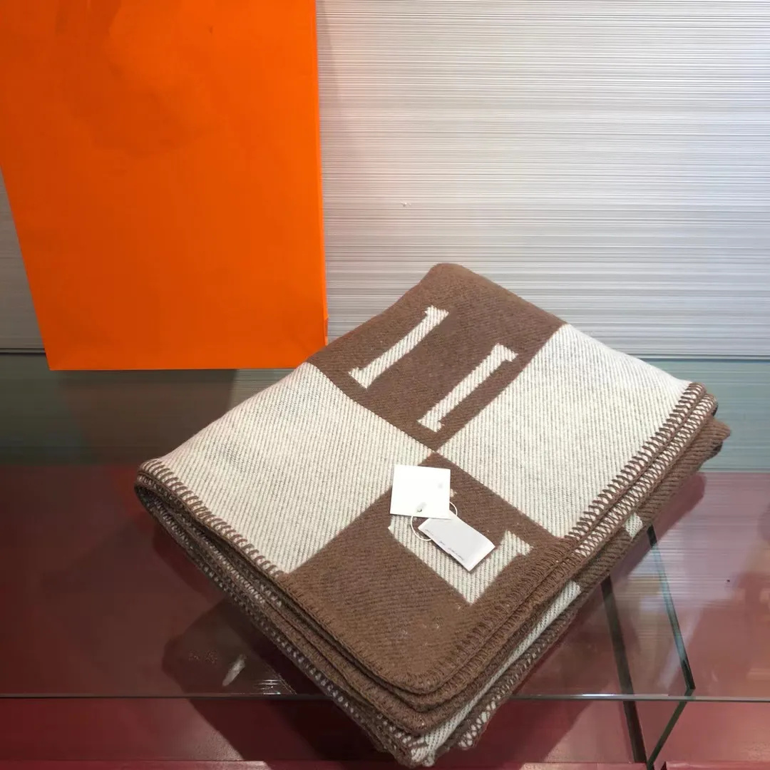 2025 letter cashmere designer blanket soft wool scarf shawl portable warm plaid sofa bed wool knit blanket 140-170CMuu