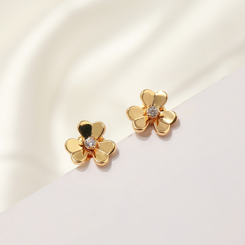 Delicate Earrings Designer Fashion Ear Loop Simple Earing For Man Womens Droplet Shaped Round Bead Edgeflower Earr