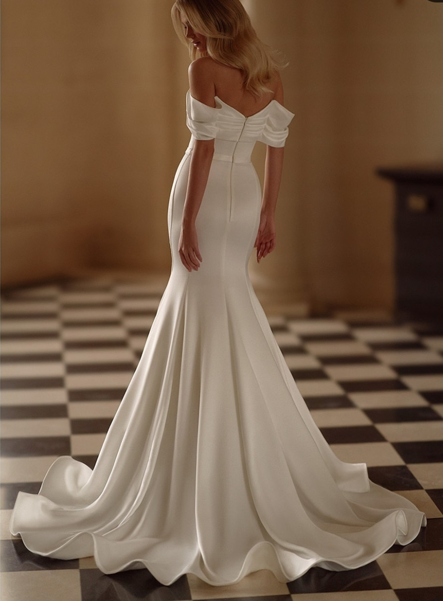 Mermaid Vintage Long Off Shoulder Wedding Dresses Trumpet Satin Lace Up Back Ivory Sweep Train Vestidos De Novia Abendkleid Bridal Gown For Women