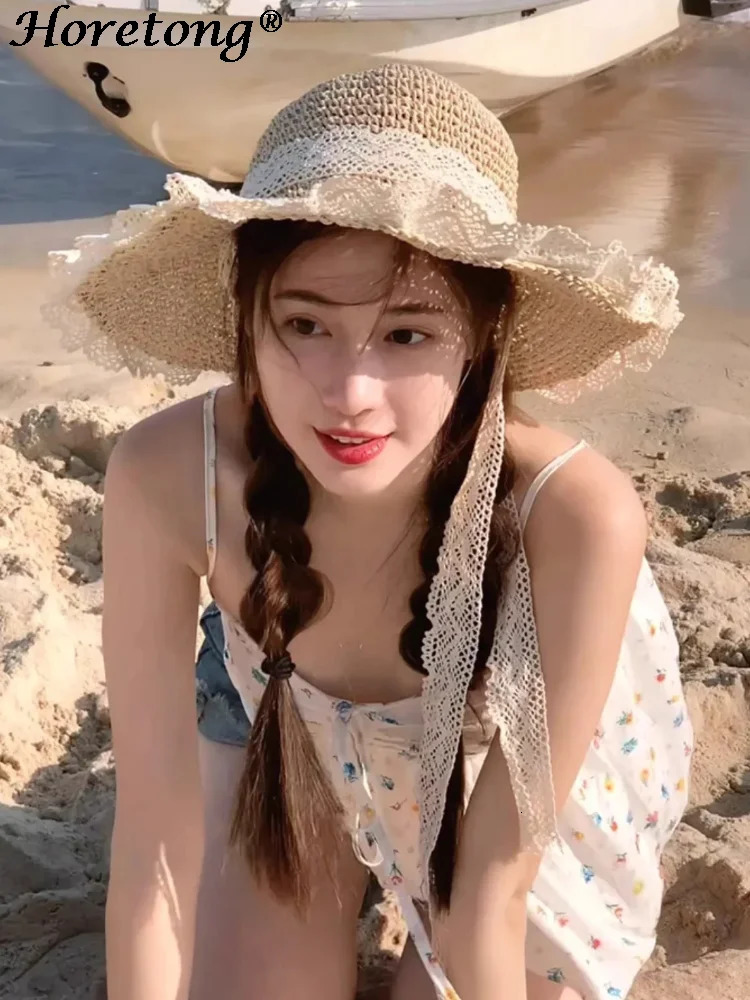 Horetong Femme Beach UV Protection Cap Korean Fashion Hollow Lace Up Foldable Sun Hat Women Summer Large Brim Beach Visors Hat 240323
