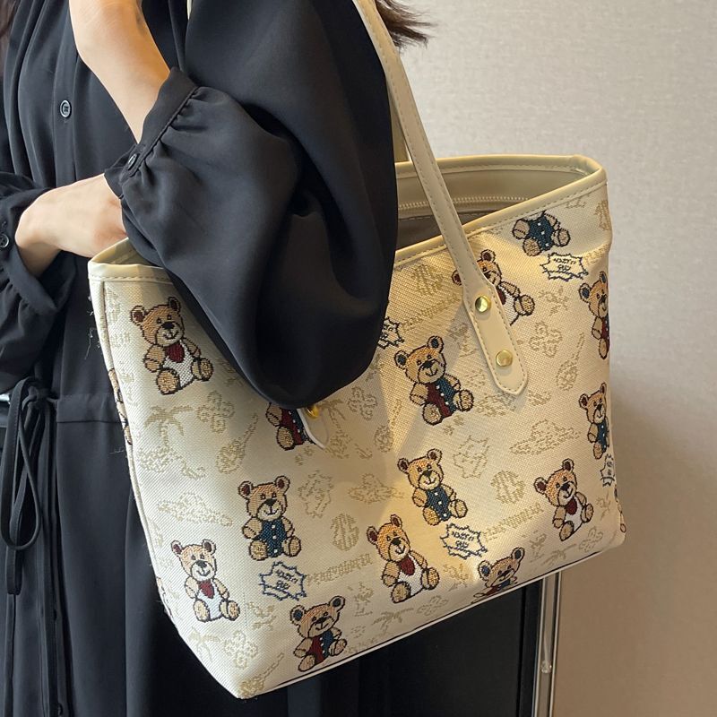 trend Women s Winter New Korean Edition Large Capacity Shoulder leisure Bear Printed Outdoor Handbag Commuter Bag Designer Bag