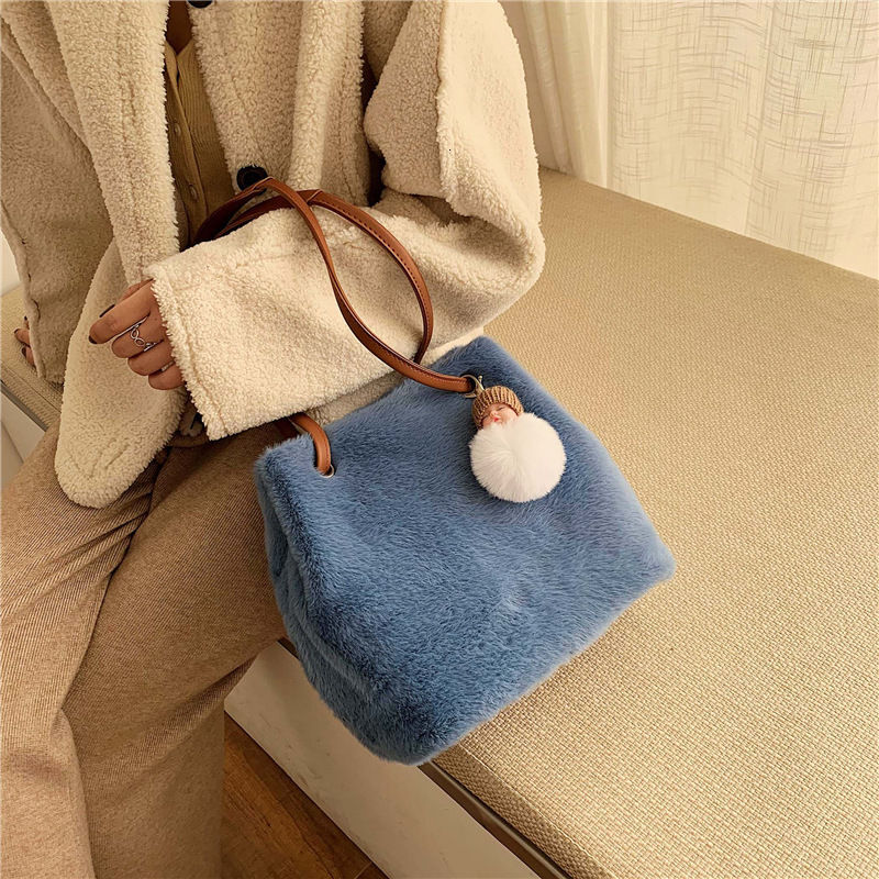 New autumn trend and winter women s single shoulder Korean version multifunctional crossbody bag leisure large capacity fashionable multi hair handbag