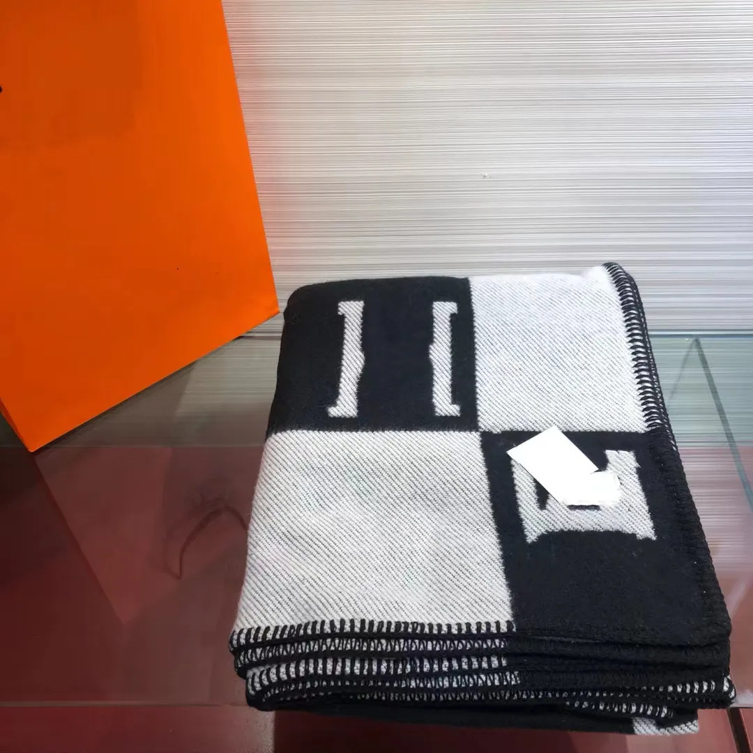 letter cashmere de signer soft scarf shaw l portable warm plaid sofa bed wool knit blanket 140-170CMuu