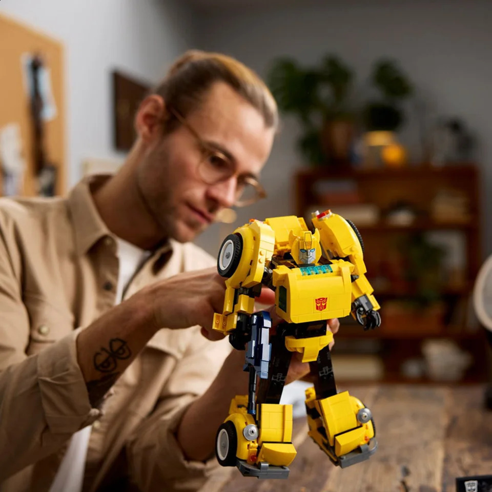 950Pcs Yellow Robot Truck Car Toys Building Blocks 10338 Transformationed Deformation Gift For Children 241118