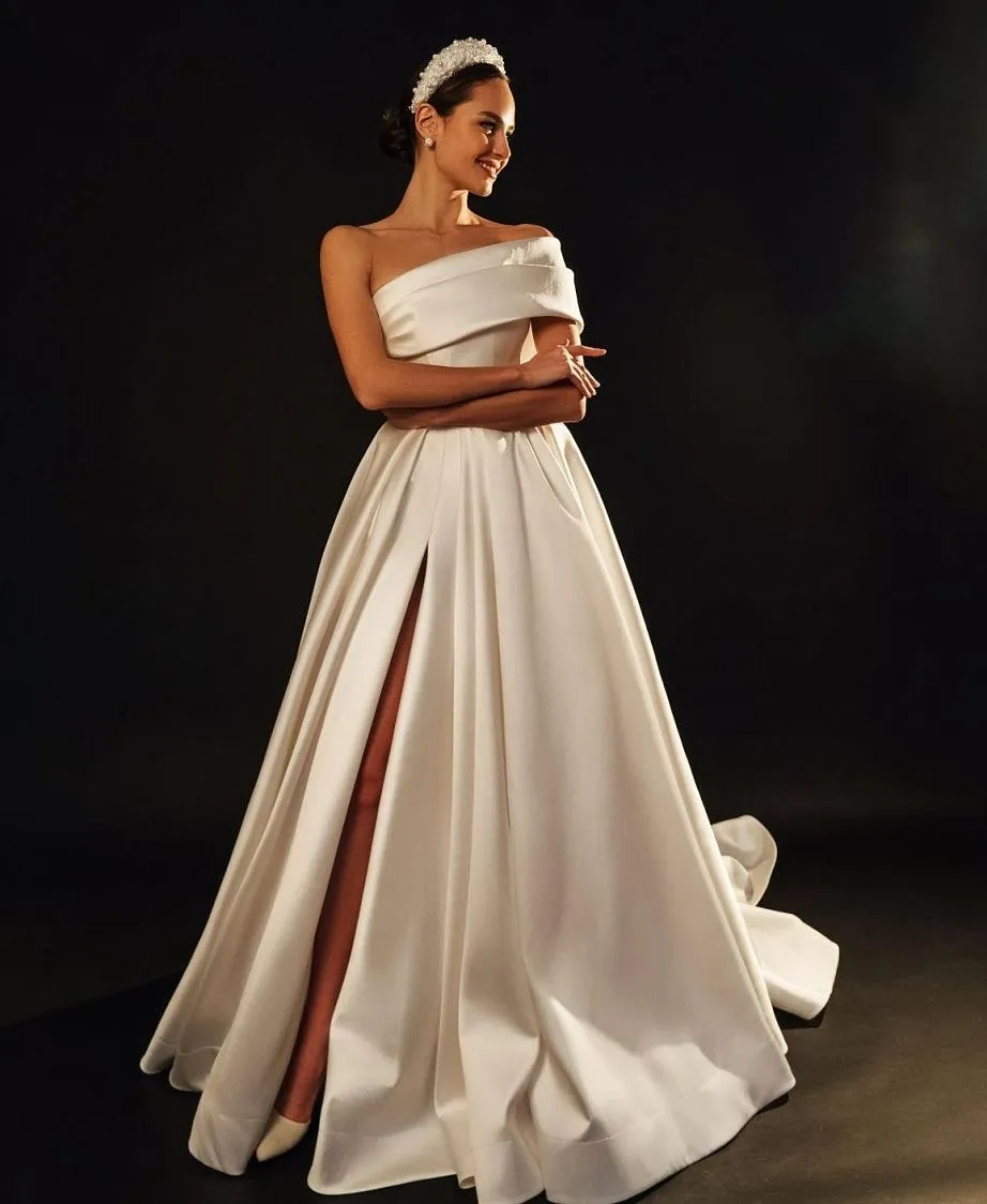 One Shoulder Ivory Satin A Line Wedding Dresses Sexy Thigh Split Simple Boho Bridal Gowns Long Court Train Marriage Robes de Mariee YD