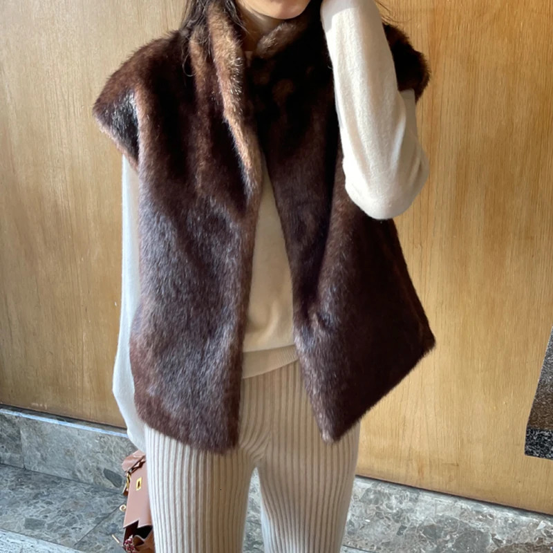 EWQ Korean Fashion Women Sleeveless Mink Fur Vest All-match Keep Warm Women Winter Waistcoats 2024 Autumn 16O2868 241118