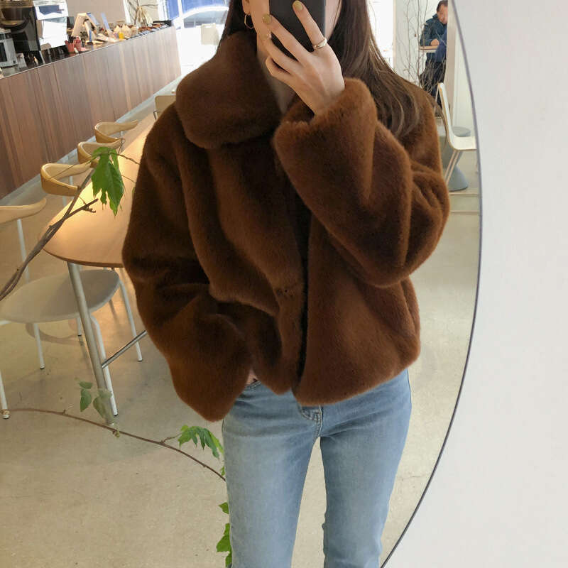 Autumn winter new Korean version faux fur short style square neck plush jacket for women, loose thick, not shedding fur, fashionable and versatile