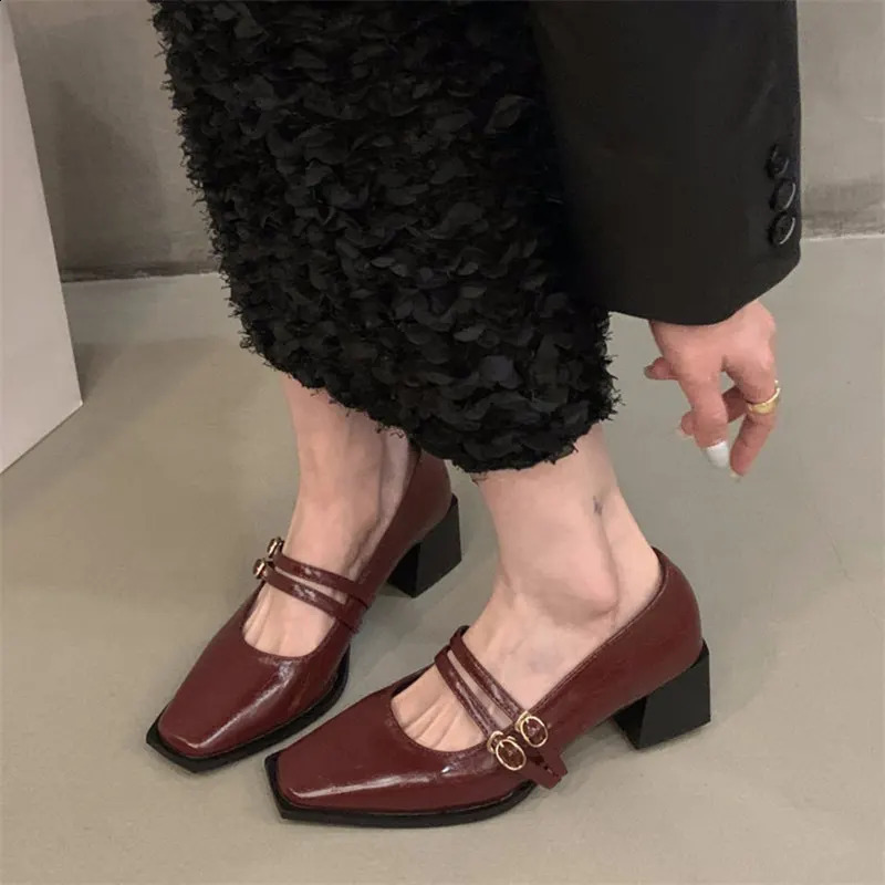 Red Patent Leather Mary Janes Shoes 2024 Women Fashion Elegant Square Toe Pumps Buckle Strap Solid Ladies Single Shoes black 241118