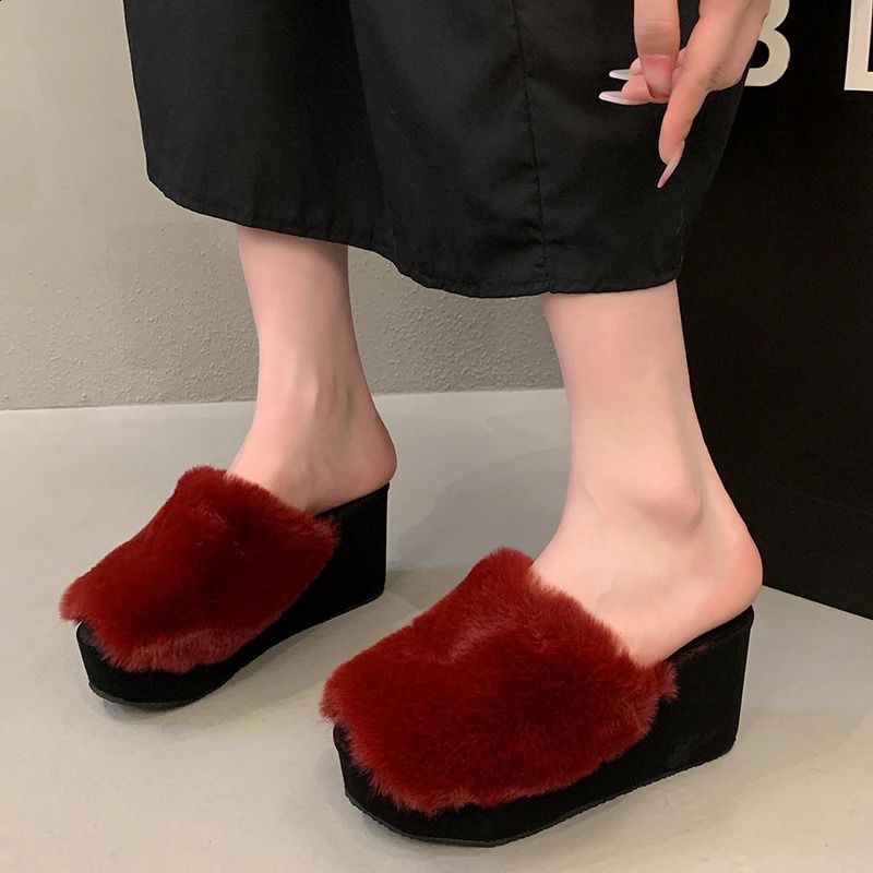 Winter Womens Fashion Fluffy Plush Platform Slippers Womens IndoorOutdoor Wedge Shoes Thick Sole Slippers 241118