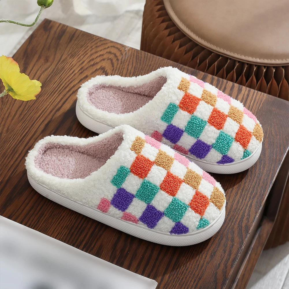 Checkered Plush Closed Toe Slippers Anti Slip Plush Slip-on House Shoes Colorful Flat Thermal Slippers Comfortable for Men Women 241118