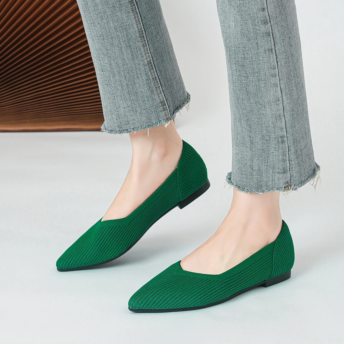 Womens flat shoes with pointed soft knitted sole breathable and comfortable shoes Spring and Autumn model 250305