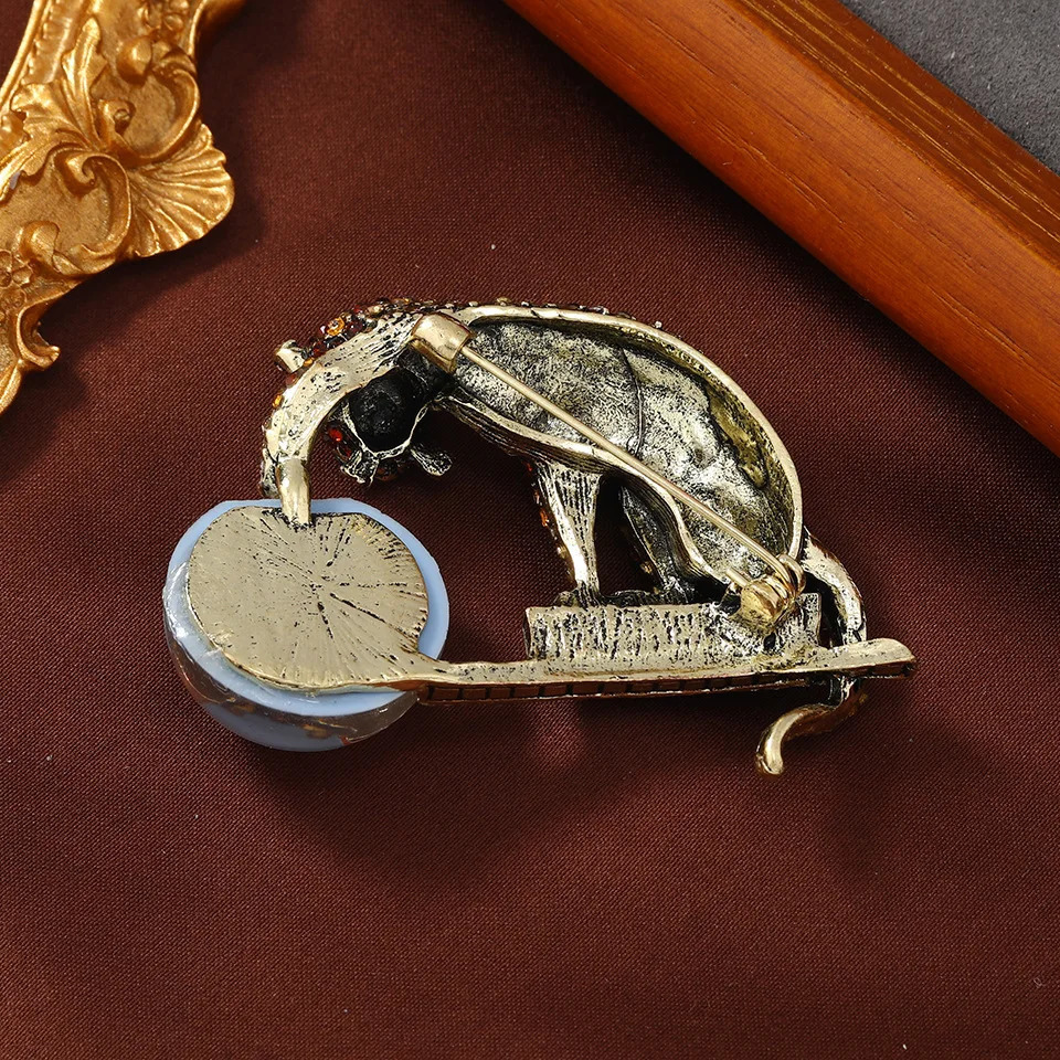Handmade Large Size Cat Fish Brooch Vintage Chinoiserie Kitty Animal Unisex Pin Coat Suit Lapel Creative Badge 240412