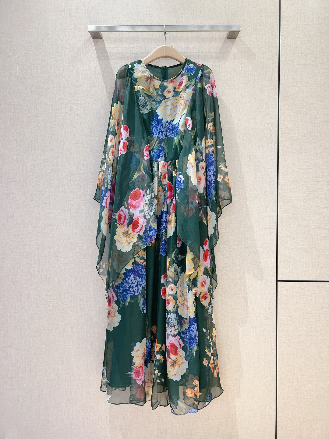 Green Floral Print Long Sleeve Maxi Dress for Women - Flowy & Comfortable C260312