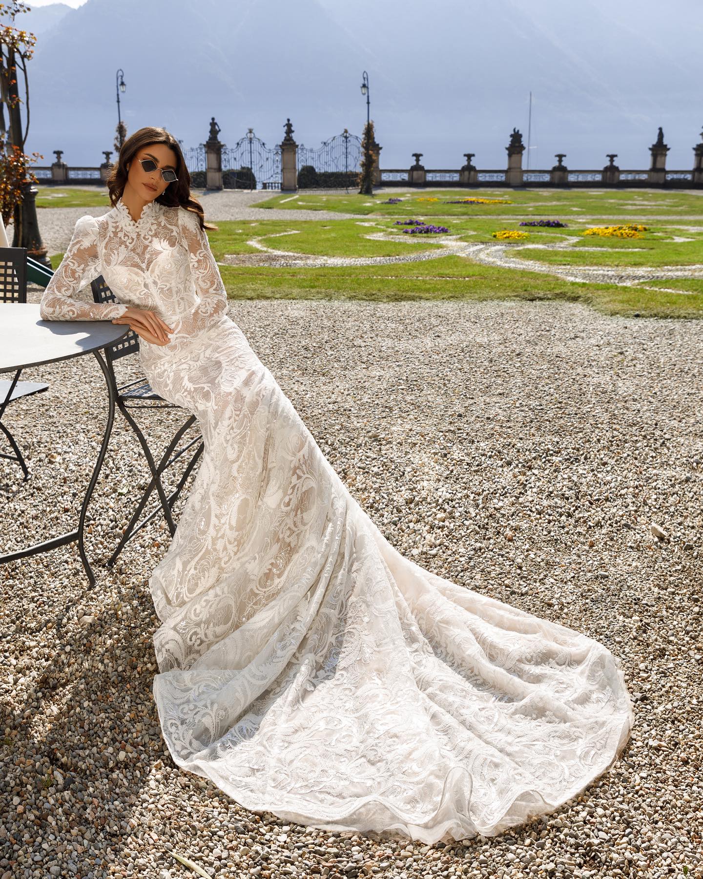 Charming Mermaid Lace Wedding Dresses Long Sleeves Sequined Bridal Gowns With Detachable Train High Neck Vestido De Novia