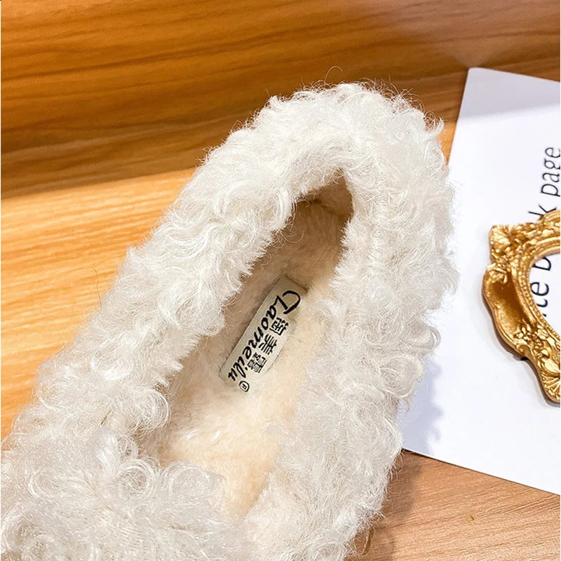 Womens plush cotton shoes Winter outdoor warm snow boots Flat bottomed Lefu shoes Lambhair Butterfly decoration Large 41 250206