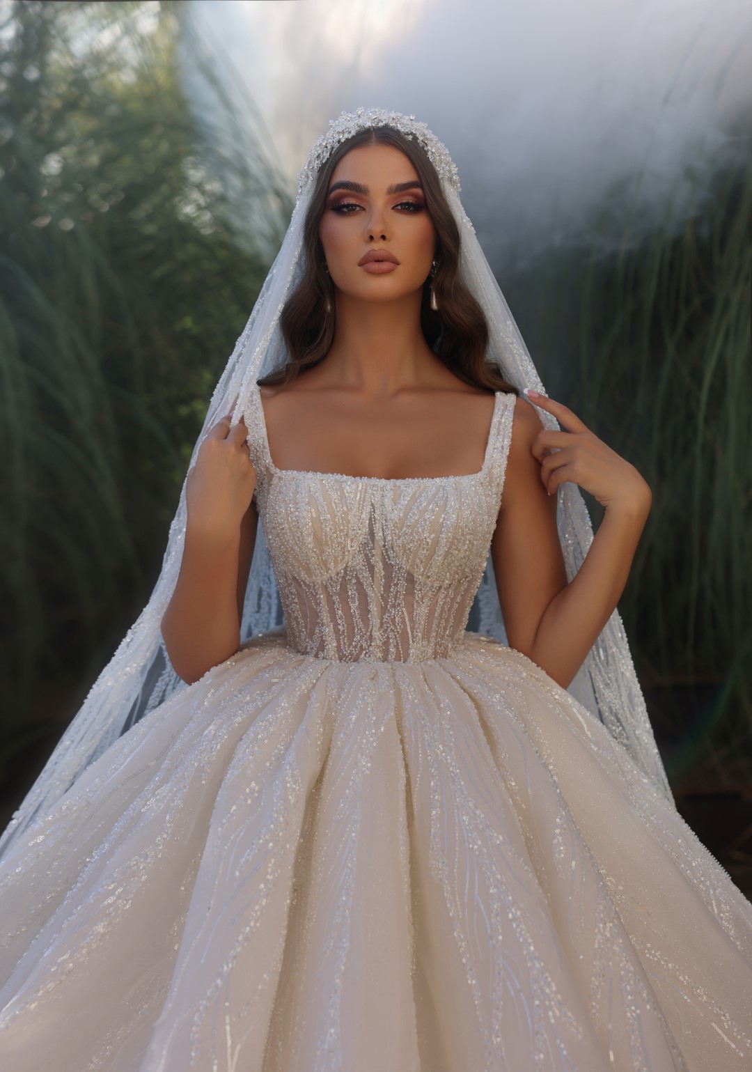 Luxury Shiny Lace Ball Gown Wedding Dress Delicate Beading Appliques Square Collar Bridal Gowns