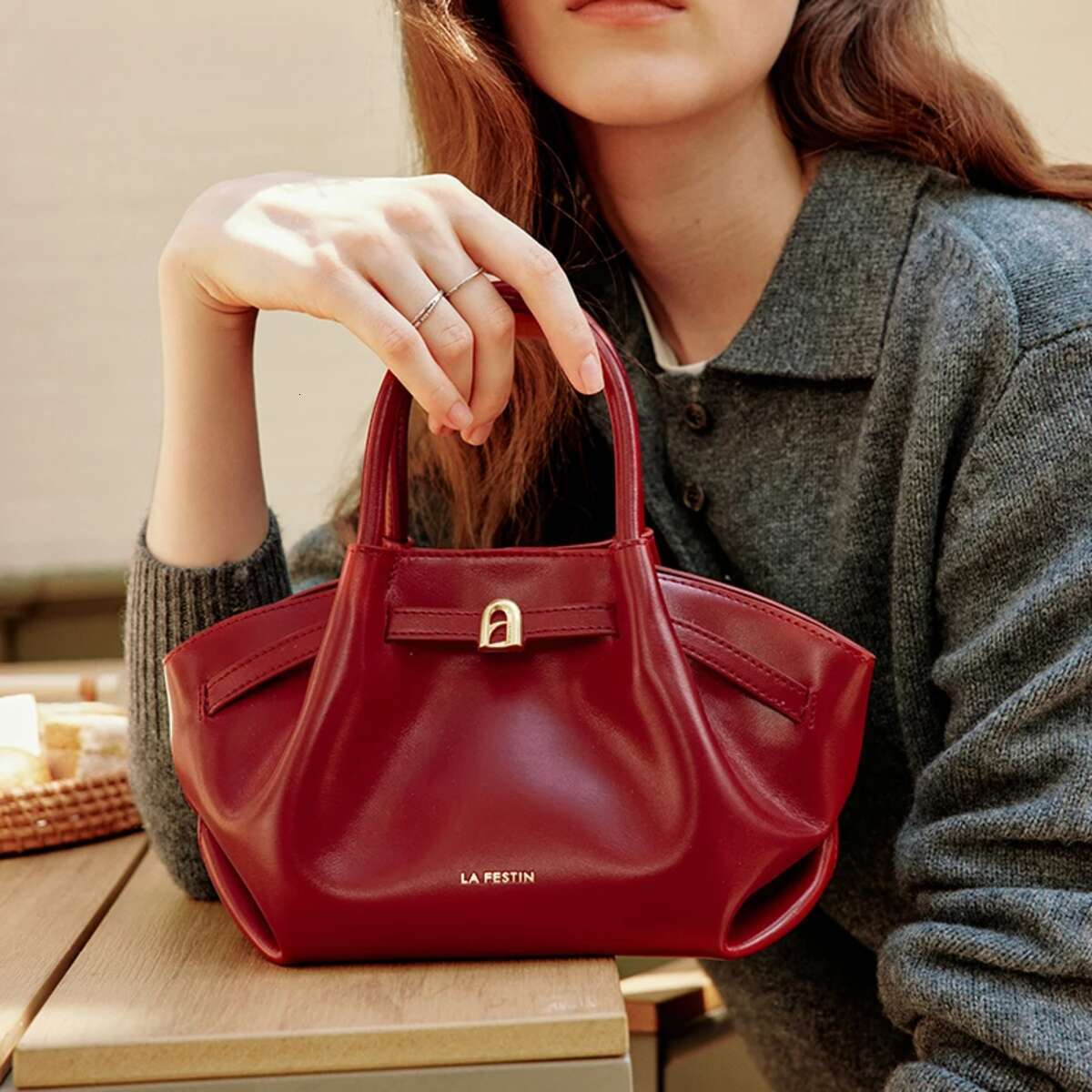 Leather New Suede Handbag Women's Bags Brand Fashion Shoulder Crossbody Bucket Bag Patent Leather BagVoyage