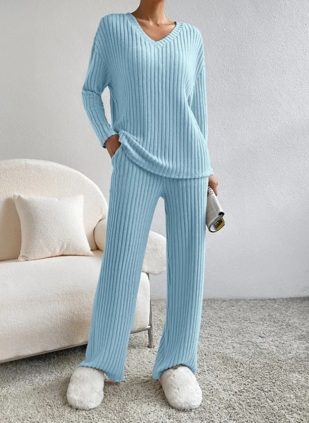 Fashionable Casual Womens Knitwear Set Autumn Style Straight-leg Pants Loose-fit V-neck Ribbed Knit Coords 241118
