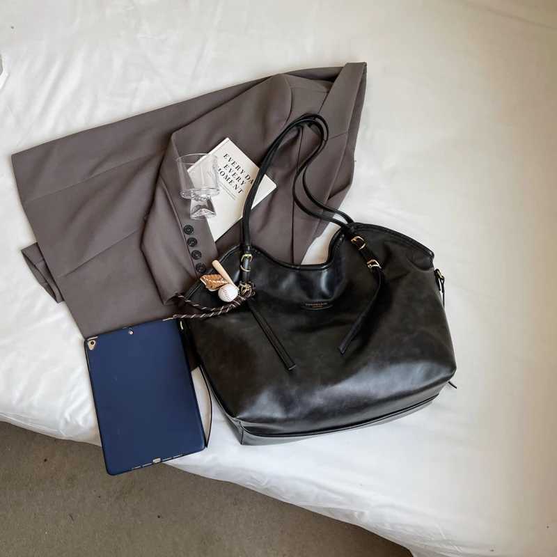 Entry lux Ladies large capacity shoder bag open shopping bag fiable and casual armpit bag autumn and winter new wens bag Z241119