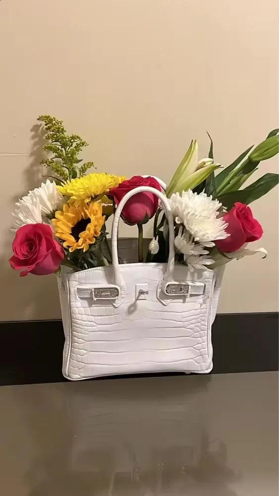 2025 white Resin Flowers Vase Bag Home Decor aesthetic room decor Wedding desk Ornament Living Room Big y 241120