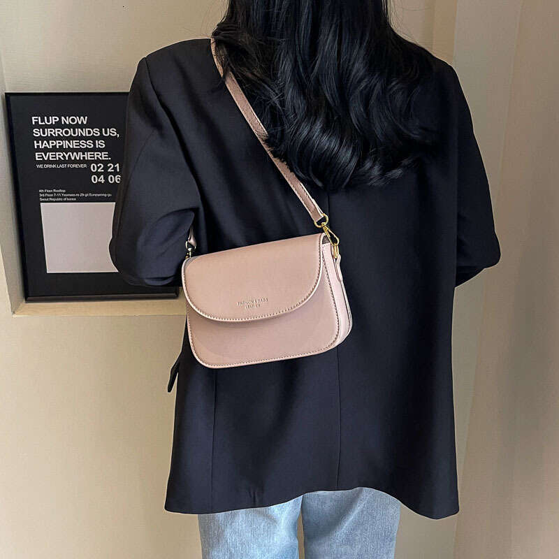 High end Texture Women's 2024 New Fashion Versatile Small Square Simplified Korean Shoulder Bag