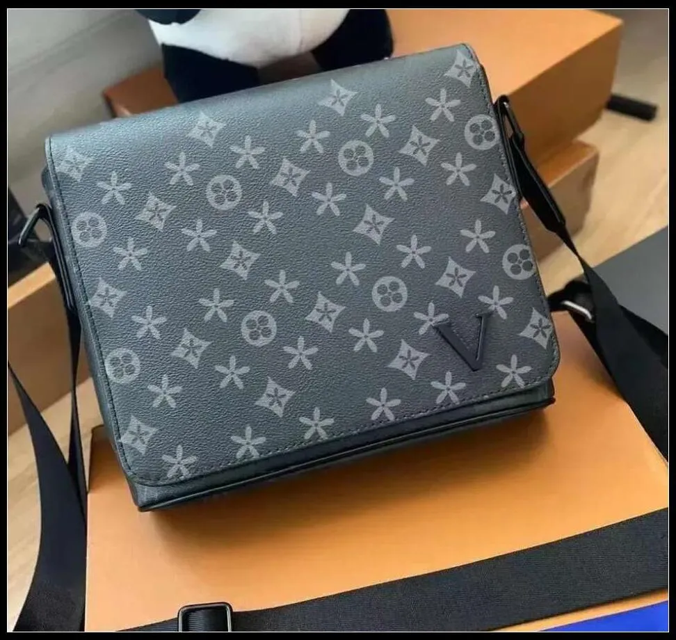 Mens Shoulder Bags PU leather Designers Messenger Bag Famous Trip Postman Classic Handbag Briefcase Crossbody Bags