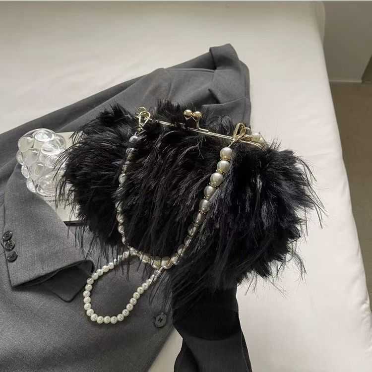 Pearl Chain Plush Bag Plush Bag Tassel Plush Handbag Versatile Single Shoulder Crossbody Bag 241120