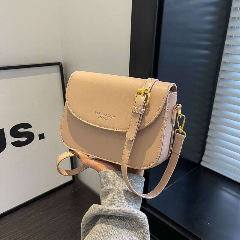 High end Texture Women's 2024 New Fashion Versatile Small Square Simplified Korean Shoulder Bag