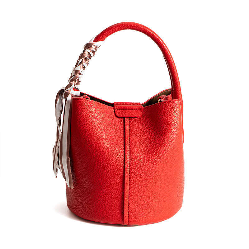 Large capacity bucket 2024 new high-end niche design red bridal wedding women's bag versatile