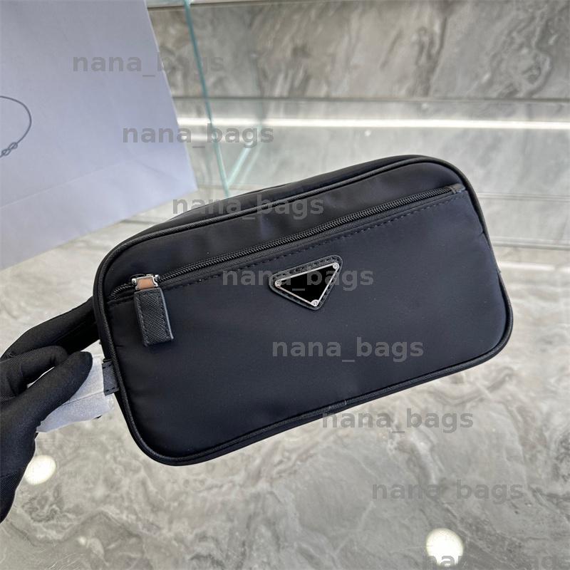 Cas de cosmétiques de mode Sac de maquillage de voyage de voyage de vacances Luxury Womens Gym Sport Wash Make Up Sacs Nylon Travelling Socch 231