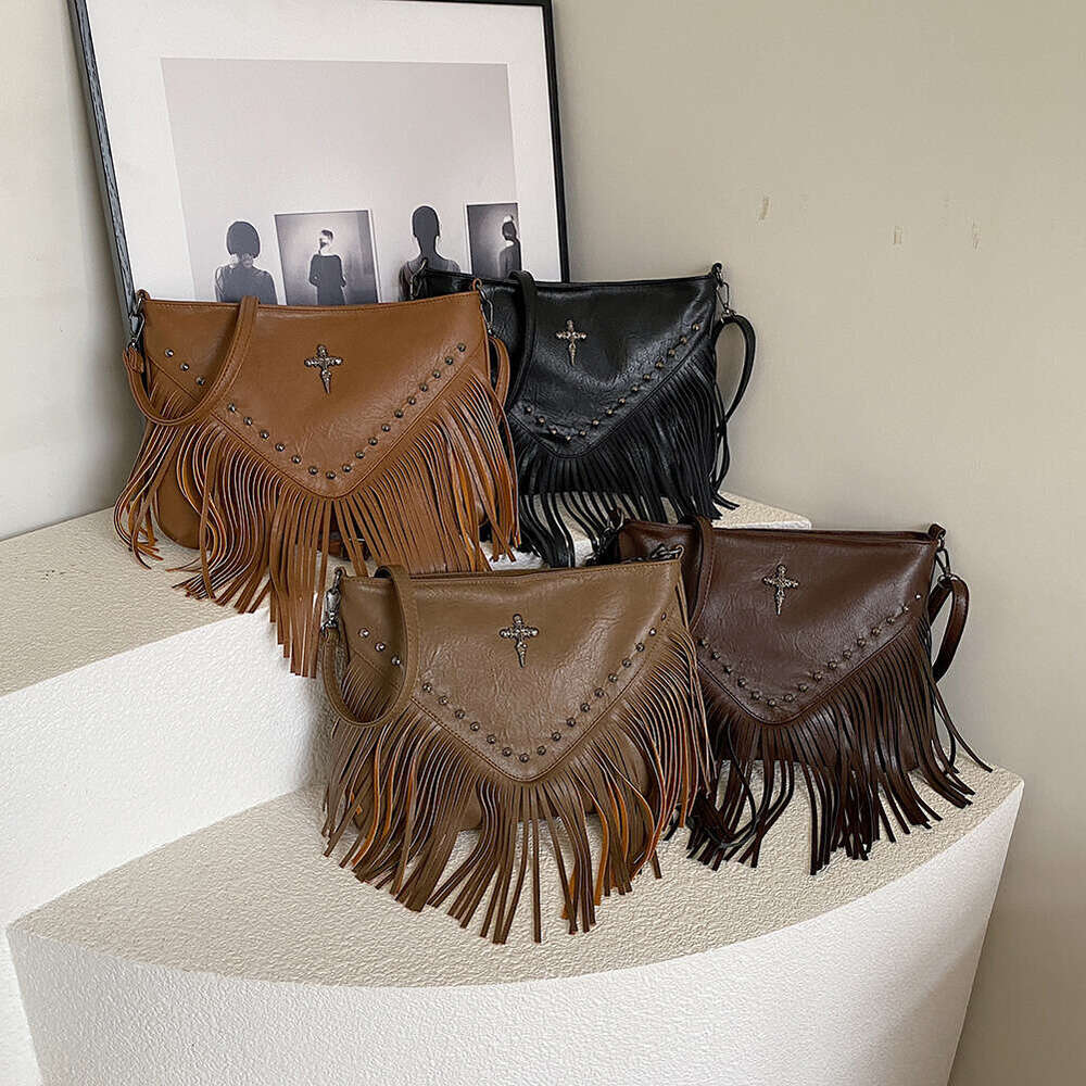 Women PU Rivet Fringe Large Capacity Vintage Small Handbag Adjustable Strap Tassel Hobo Bag for Party Vacation