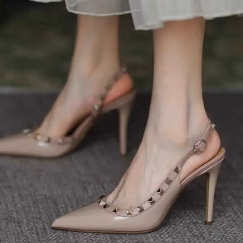 Light luxury sandals 2024Wens Summer New Classic Solid Color Stiletto Cfort Sandals Brand Designer Fi Metal Buckle Wedding Party High H Z241120