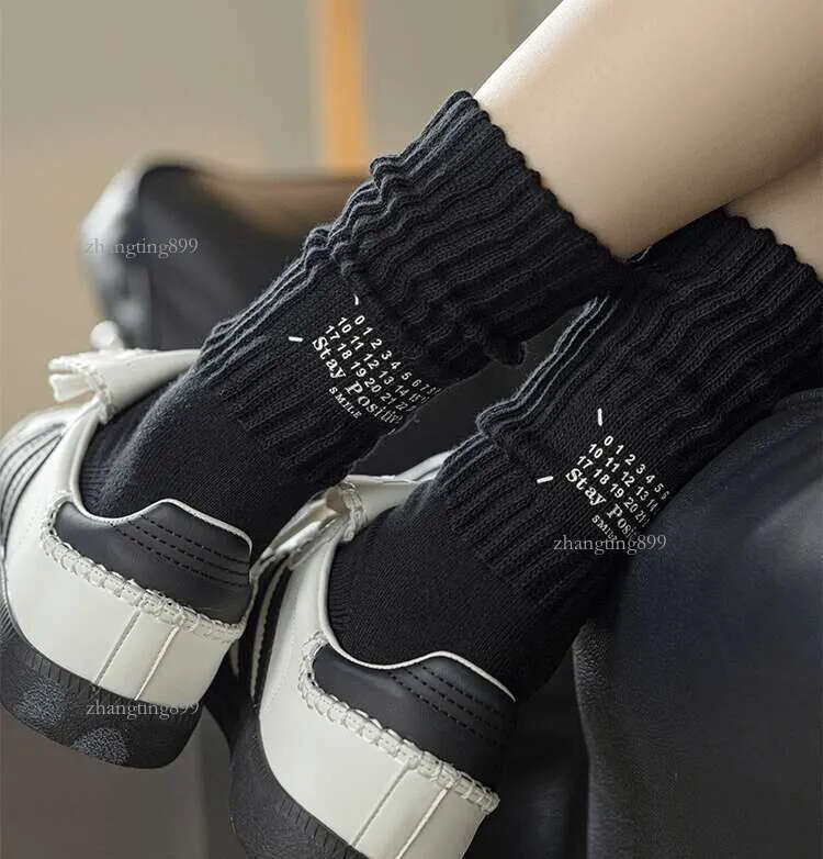 Men's Winter Thickened Medium Tube Vintage Towel Bottom Letter Japanese Solid Couple Cotton Male Sports Sock