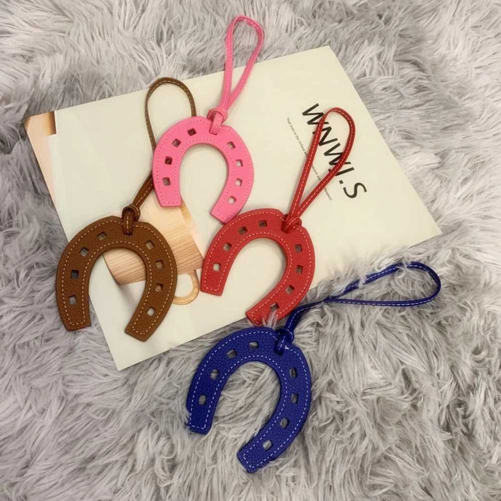 Keychains Lanyards Bag Parts Accessories 10 Colors Women and Girls PU Leather Horse Hoof Horseshoe Keychain Handbag Holder Charm Purse for Handbags H2