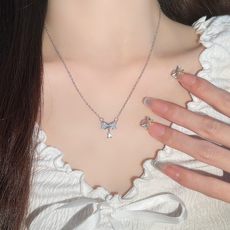 Stylish Stainless Steel Locket Chain with Floral Tassel Bow - Perfect for Daily Use