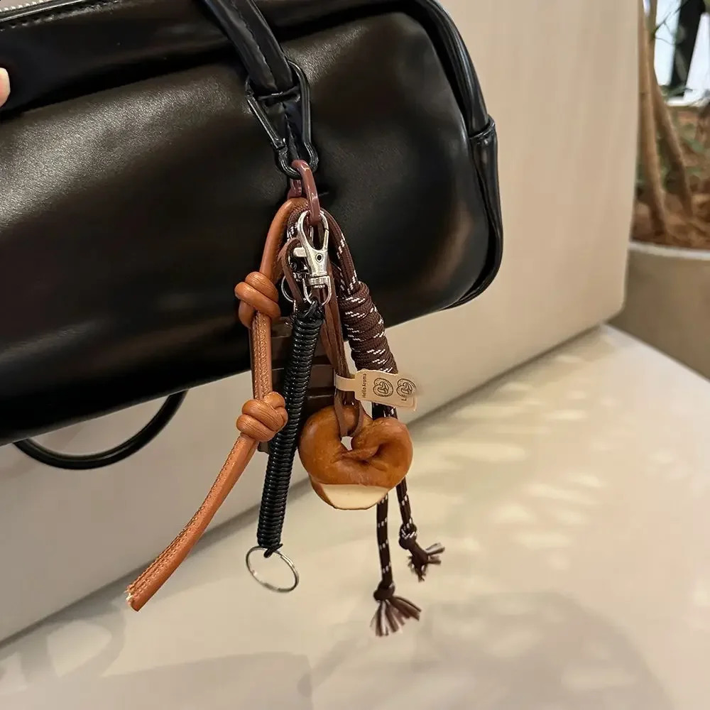 Autumn and winter brown lovely alkali bread Korean ins bag pendant chocolate climbing rope key chain decorative chain hand 241120