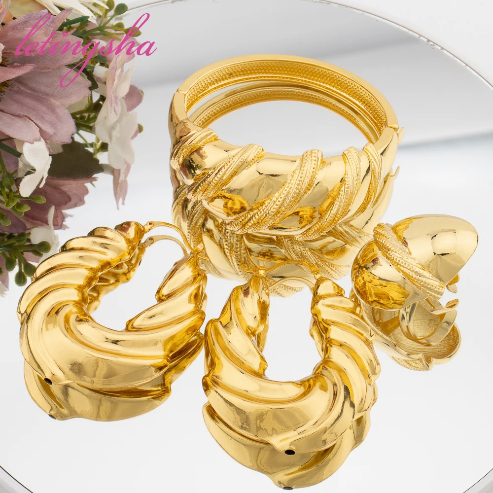 Dubai 18k Gold Plated Jewelry Set for Women Fashion Hoop Earrings African Copper Cuff Bangle Ring Sets Weddings Party Gift 241119