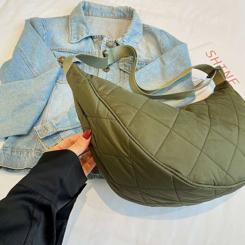 Shoulder for Women Men Quilted Padded Crescent Nylon Adjustable Strap Puffer Hobo Handbag with Zipper Dumpg Bag