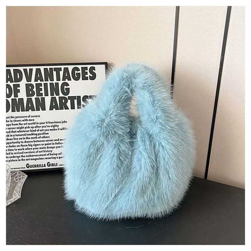 Cute autumn and winter furry fur bag for women 2024 new stylish handheld large capacity plush bucket bag trendy 241120
