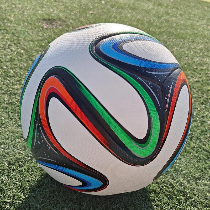 2014 Match PU Football Mens Professional Size 5 Futbol Childrens Outdoor Sports Training Ball High Quality Adult Team Football 241119