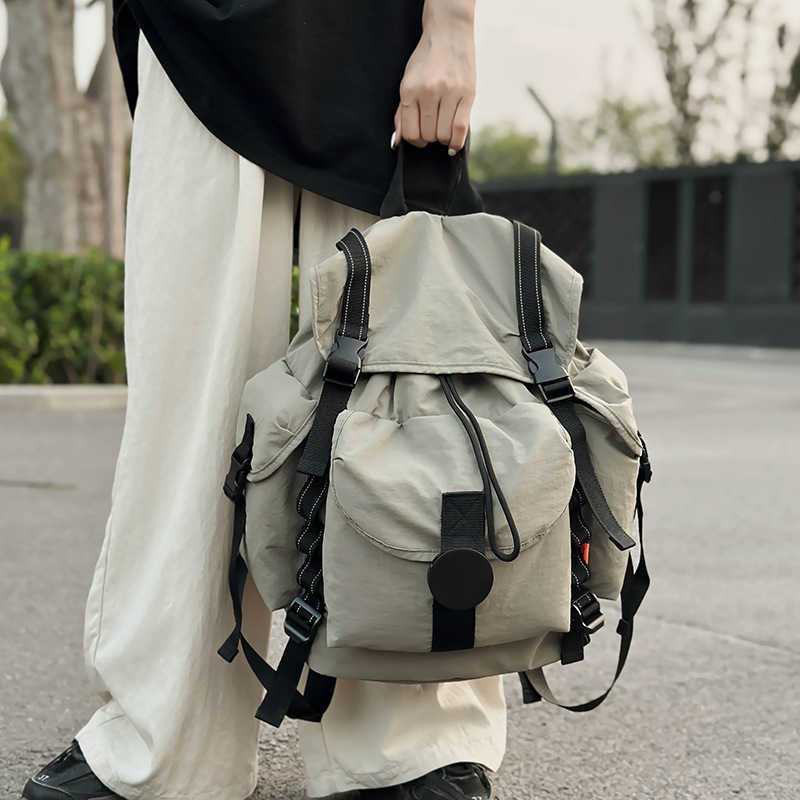 Backpack for women, Instagram, trendy and cool backpack for men, fashionable and trendy large capacity backpack for college students, solid color back