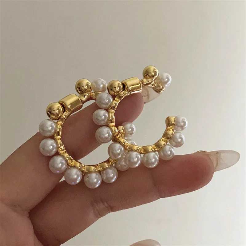 C Shape Metal Pearl Earrings European American Style Personalized Fashion Stud Earrings Ladies Girls Travel Wedding AccessoriesX241119