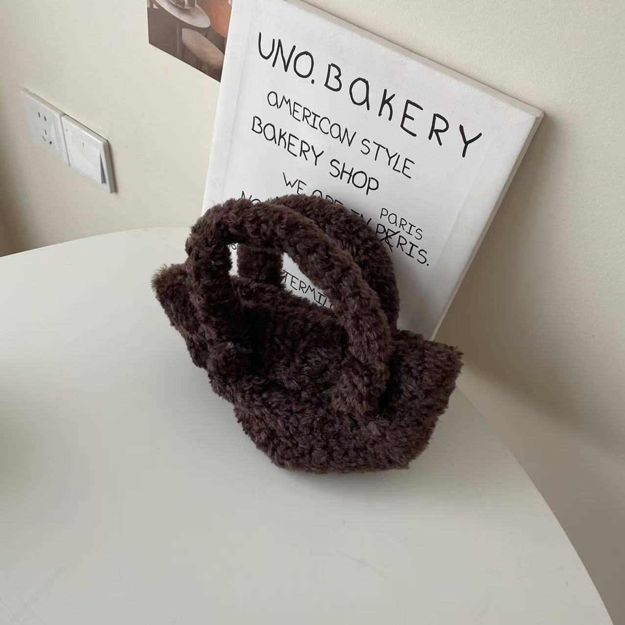 Autumn and Winter Cute Plush Bag for Women 2024 New Fashionable Commuter Shoulder Bag Versatile Plush Tote Bag 241120