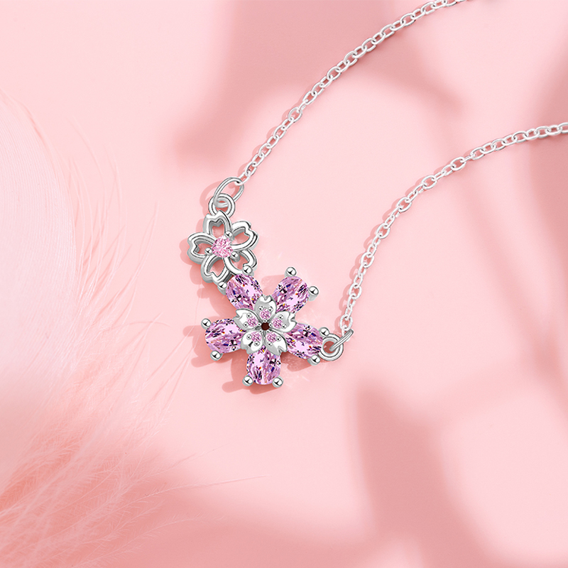 Elegant Small Fresh Style Women's Necklace Featuring Zircon Flowers & Stainless Steel Locket