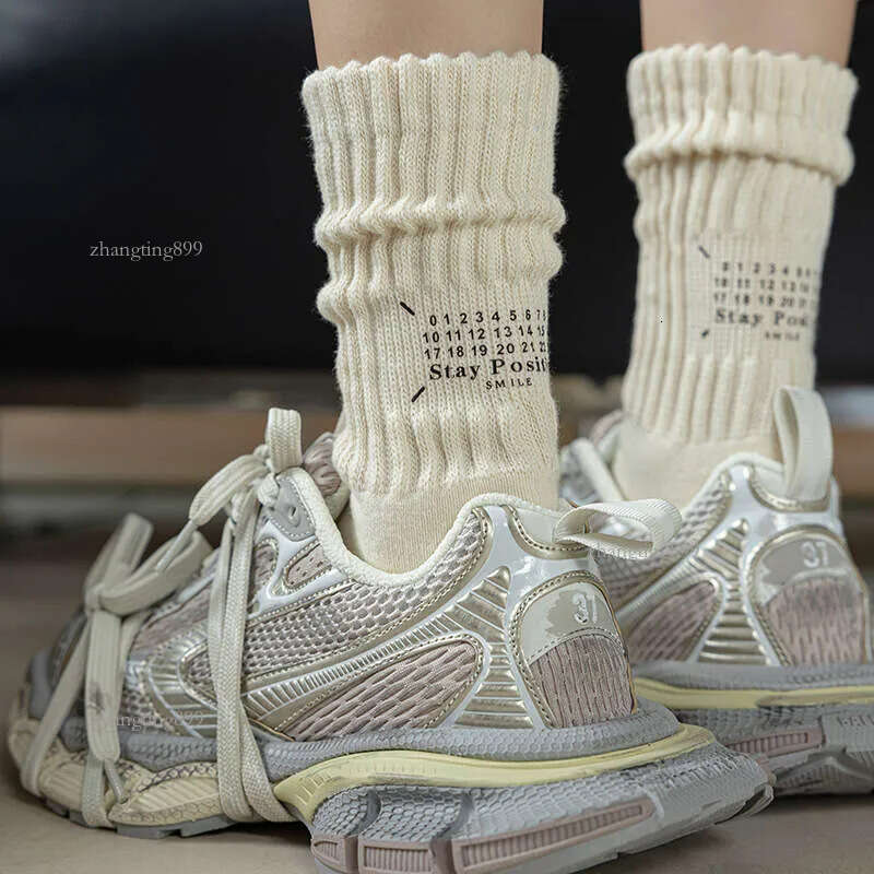 Men's Winter Thickened Medium Tube Vintage Towel Bottom Letter Japanese Solid Couple Cotton Male Sports Sock