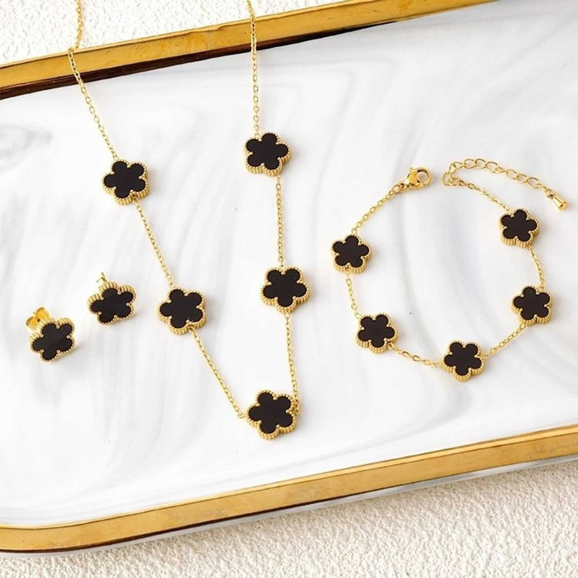 Bracelet Necklace 3Pcs 18k gold-plated five leaf flower necklace earrings bracelet jewelry set womens fashion party daily clothing clover H241119